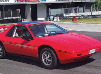 PONTIAC Fiero Se, 1985